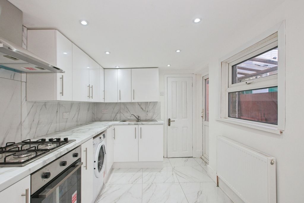 Property photo 2 of 20 Pbox-Img.Jpg