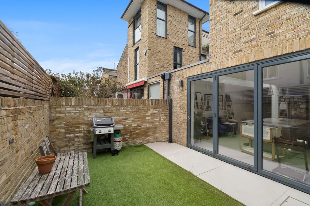 Property photo 3 of 13
