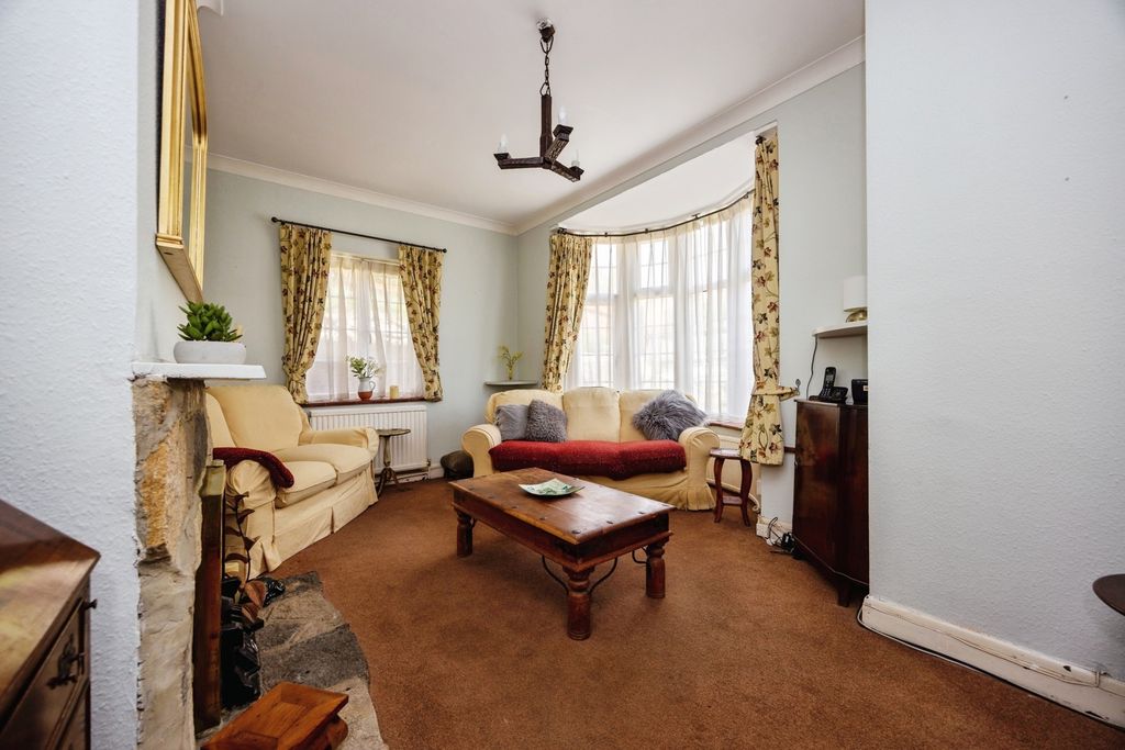 Property photo 2 of 20 Pbox-Img.Jpg