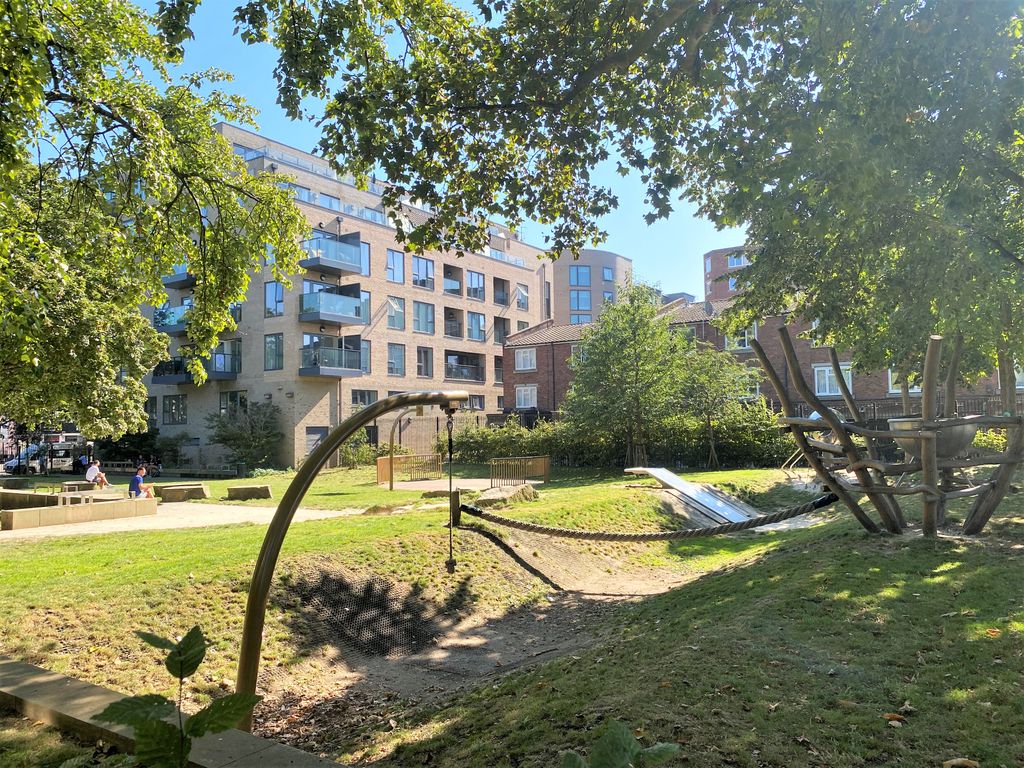 Property photo 2 of 14