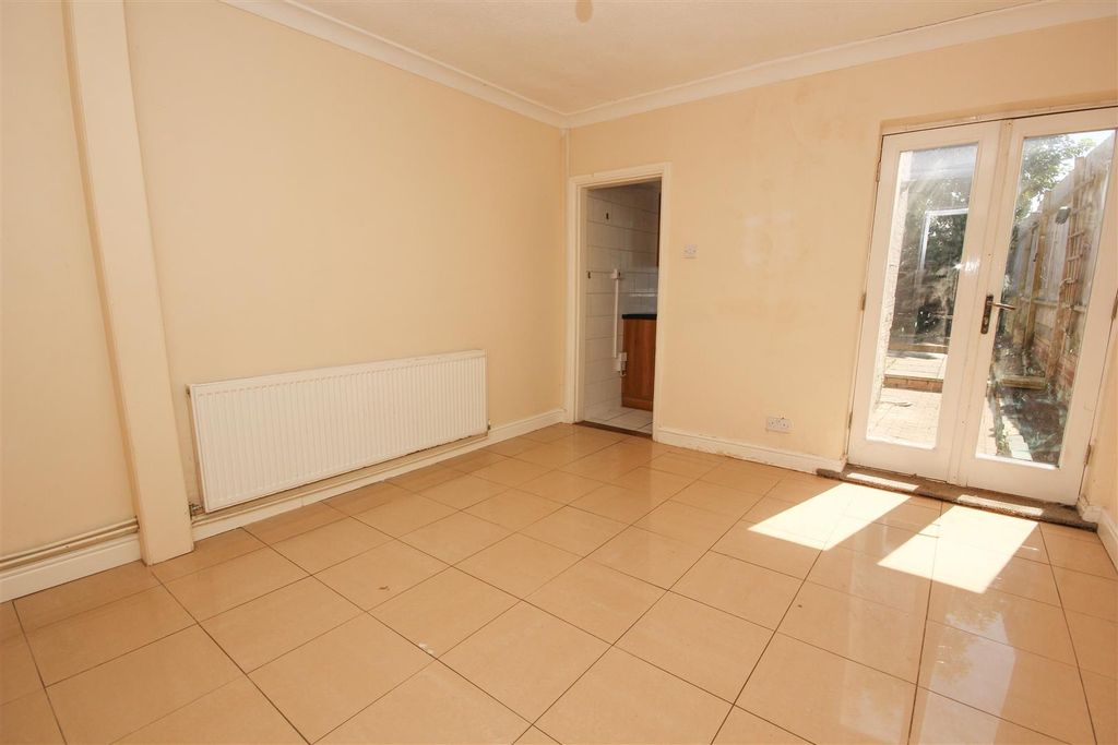 Property photo 3 of 12 Lounge..Jpg