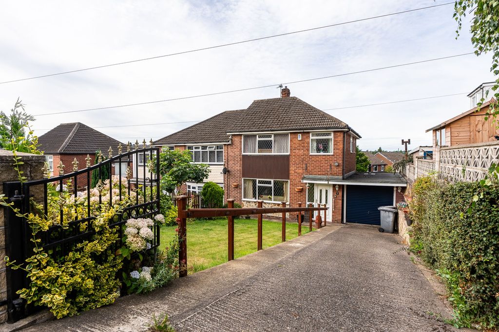 Property photo 2 of 20