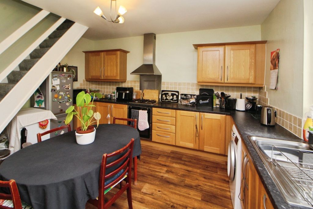 Property photo 3 of 11 Picture No. 12