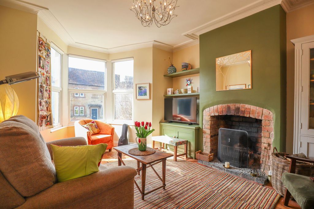 Property photo 2 of 17