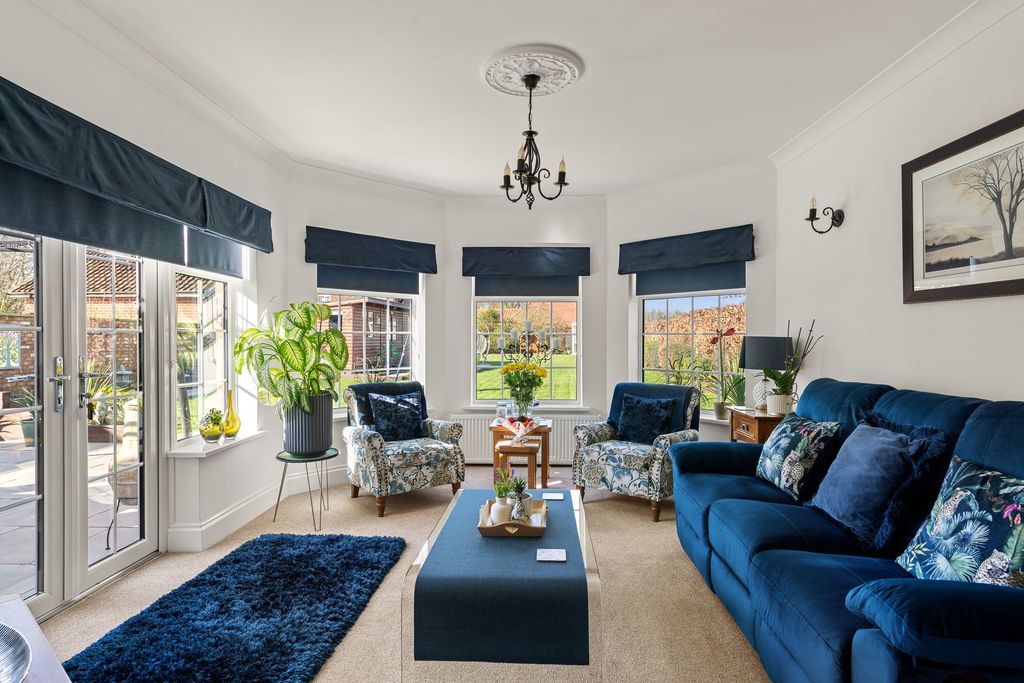 Property photo 3 of 34