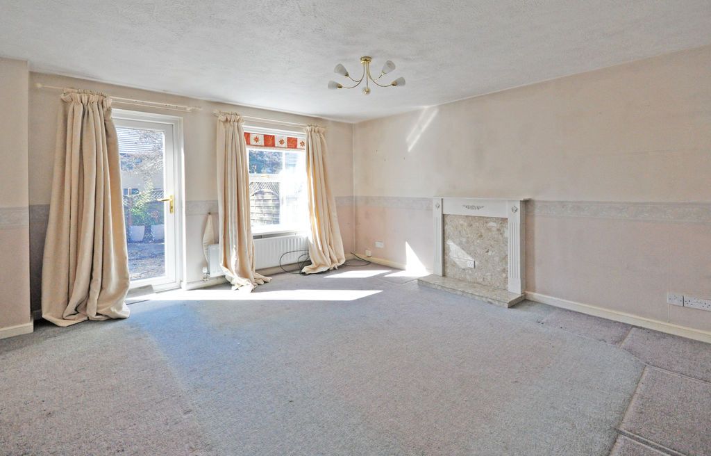 Property photo 2 of 12 Photo 2