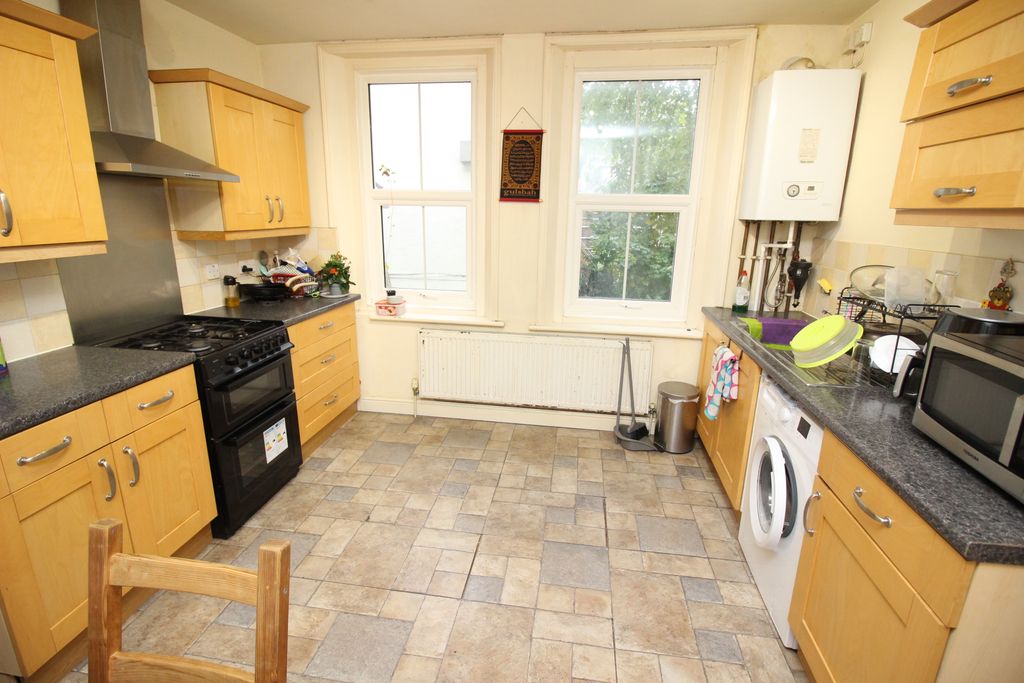 Property photo 3 of 8