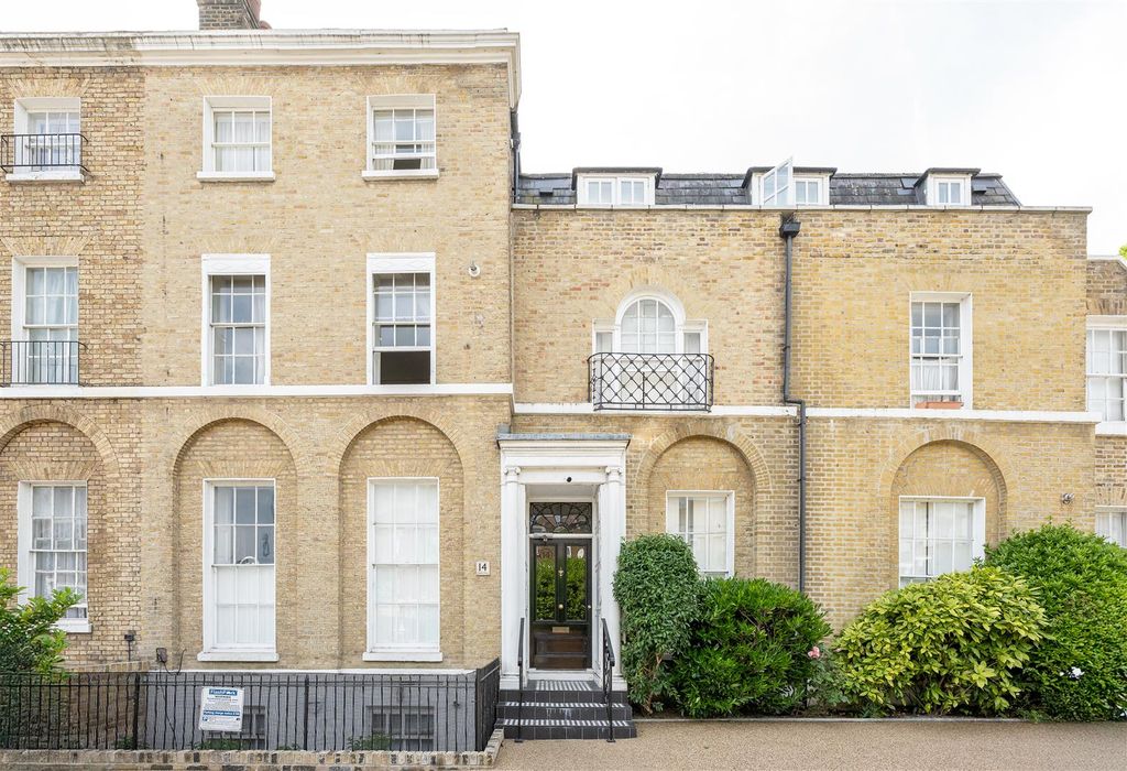 Property photo 1 of 30 Bruce Grove, N17