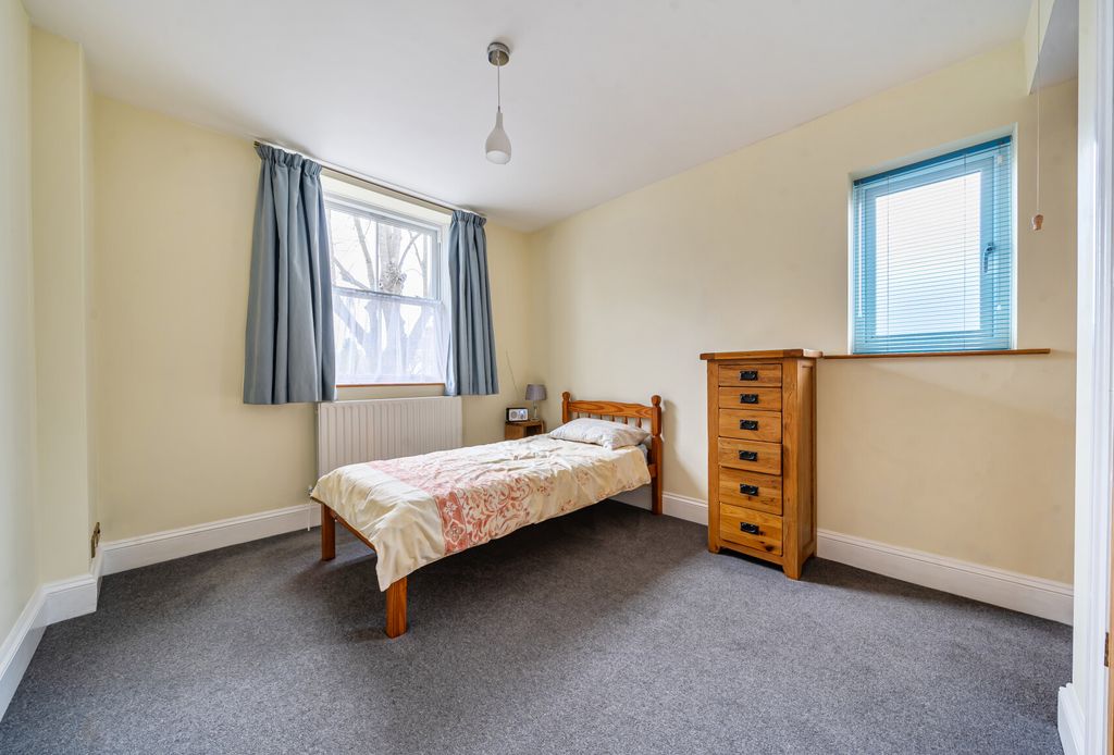 Property photo 2 of 16 1424371-12-69Aad1...