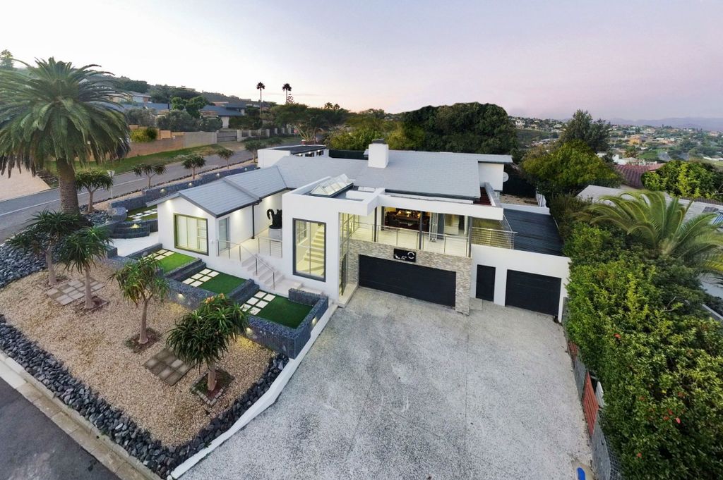 Property photo 2 of 44 Dbv1688315