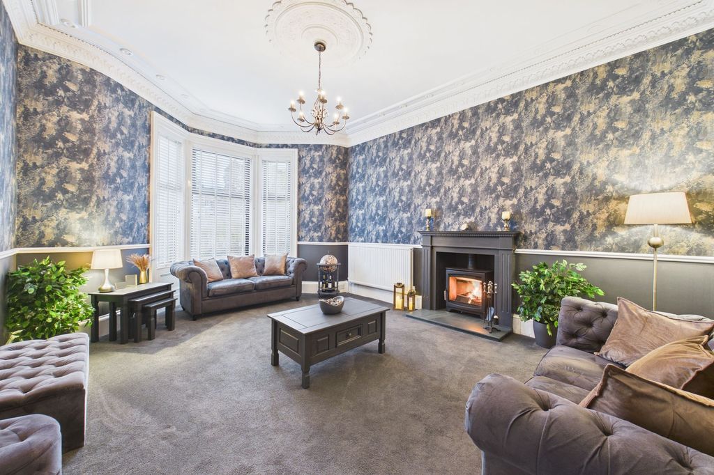 Property photo 3 of 40 Lounge Angle 1