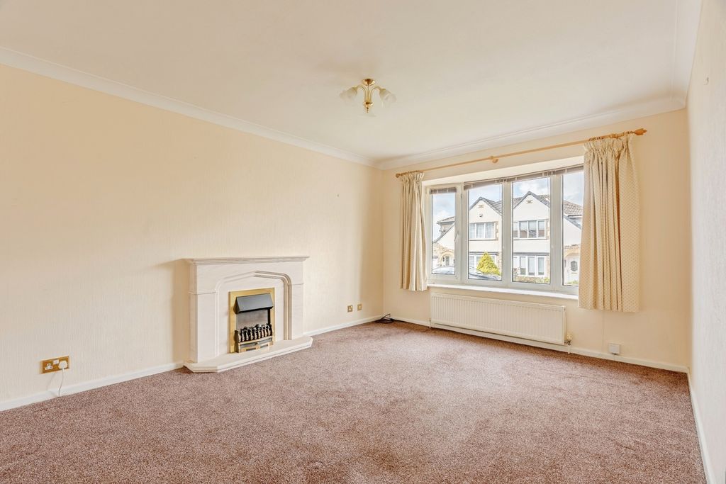 Property photo 3 of 17 Photo