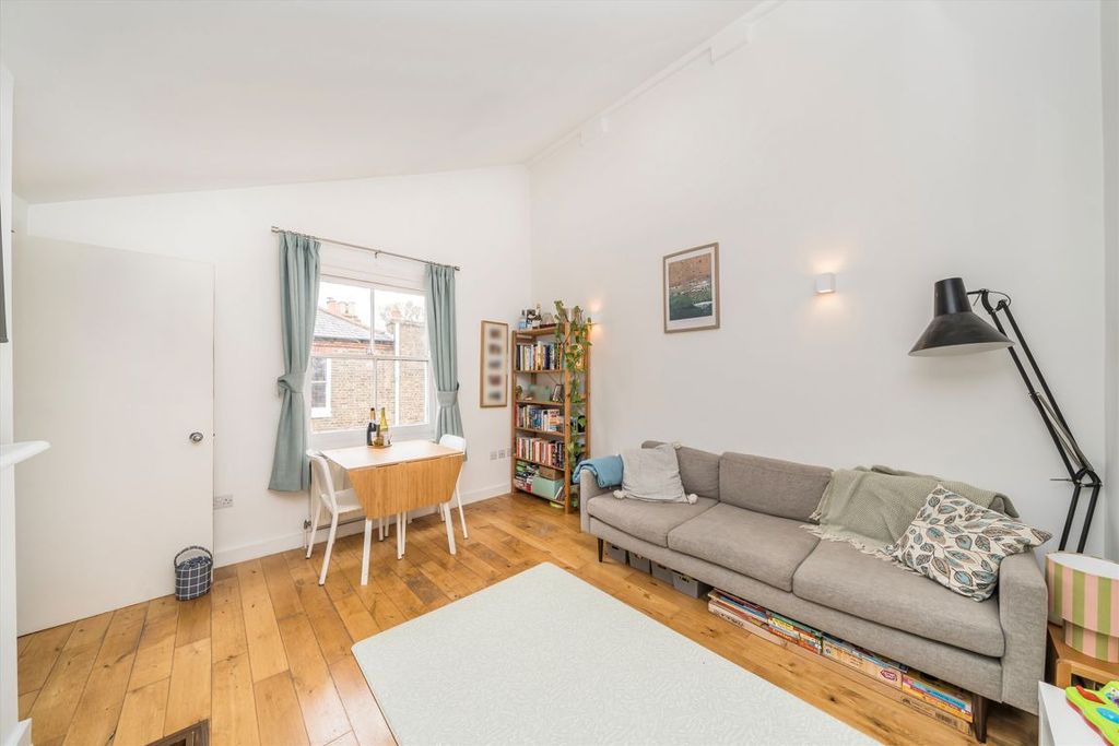 Property photo 2 of 9