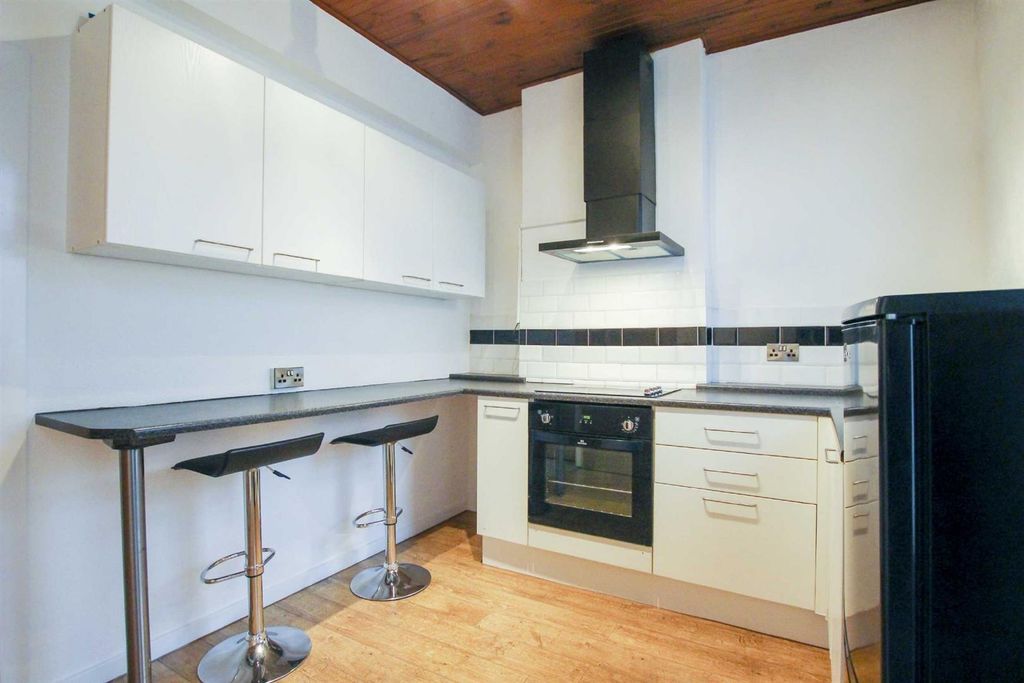 Property photo 1 of 15 Whalley New Rd Kitchen.Jpg