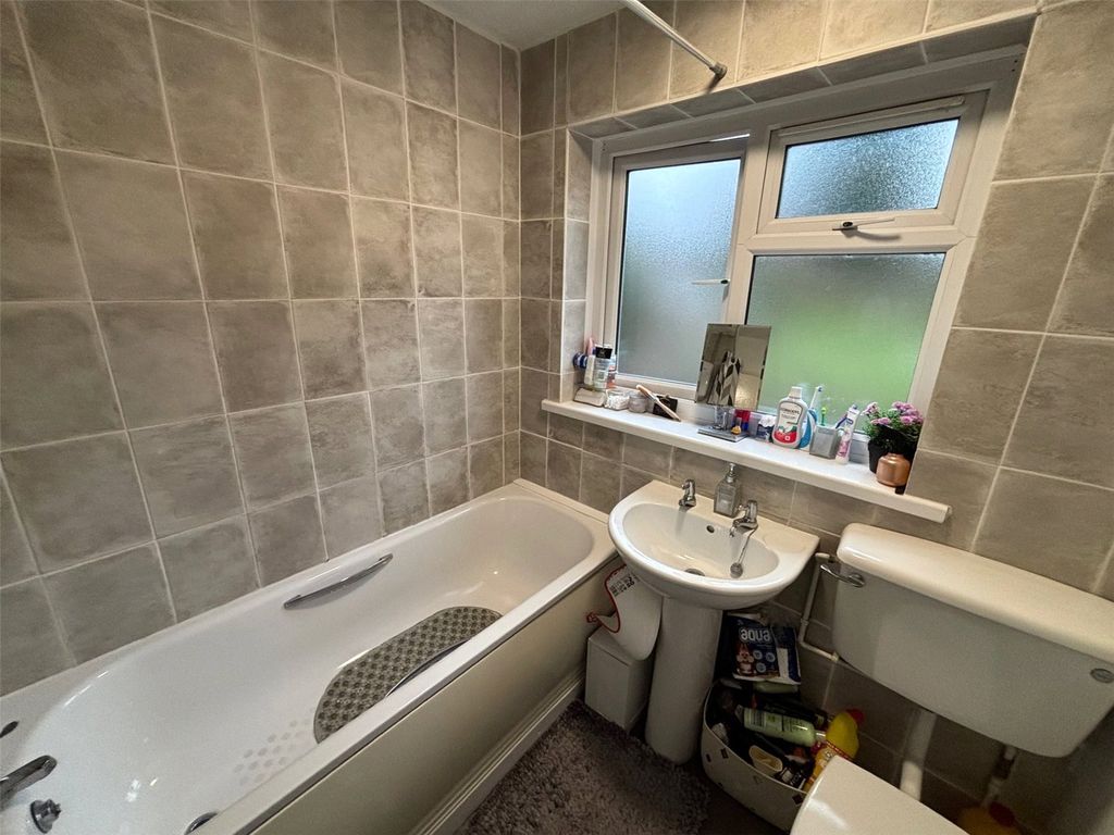 Property photo 3 of 8 Picture No. 16