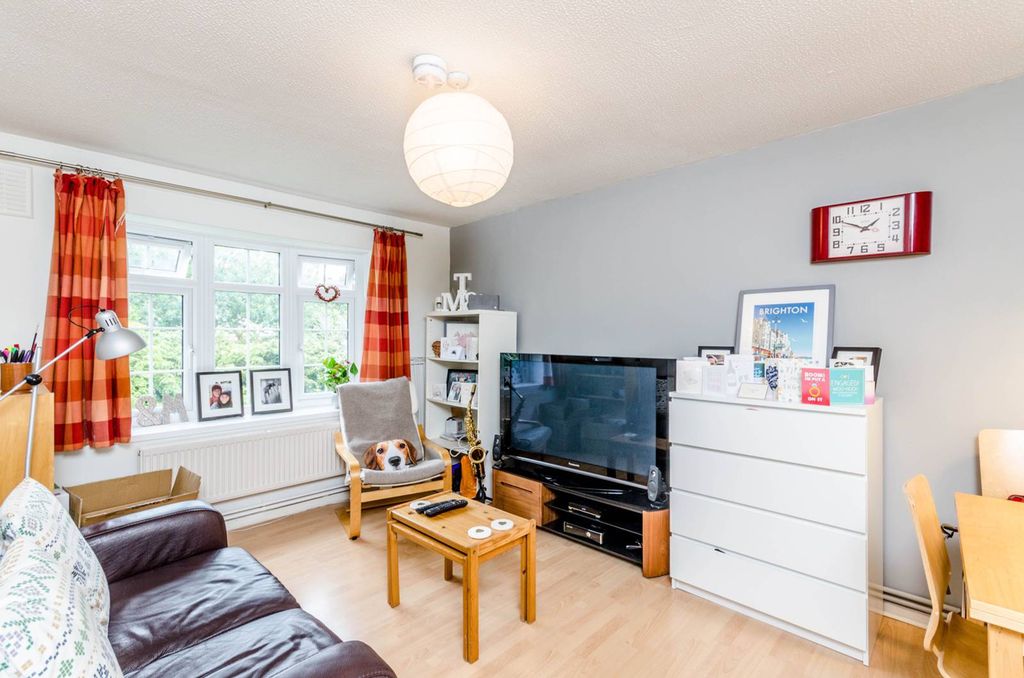 Property photo 2 of 7