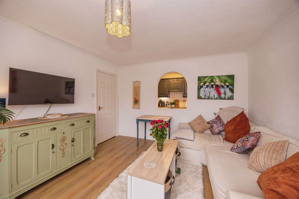 Property photo 2 of 13