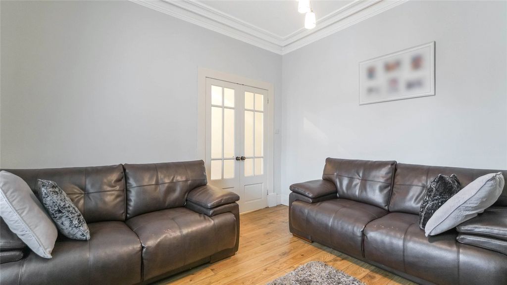 Property photo 3 of 21 Picture No. 03