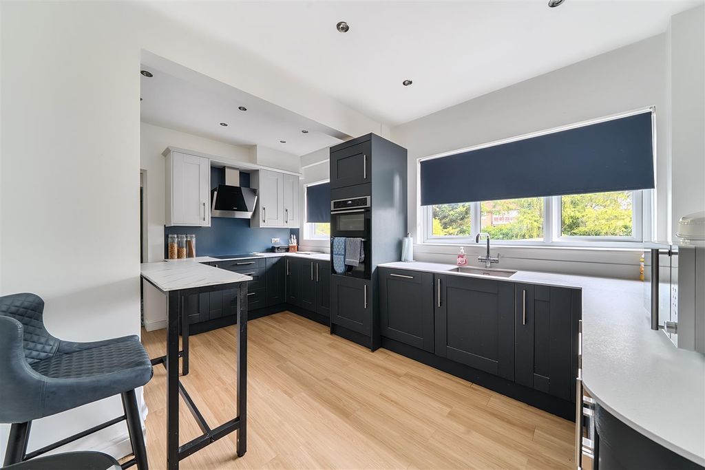 Property photo 3 of 17 Kitchen.Jpg