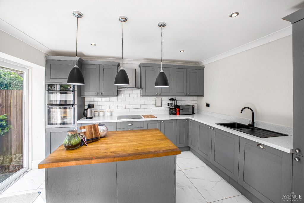 Property photo 3 of 30 4253805