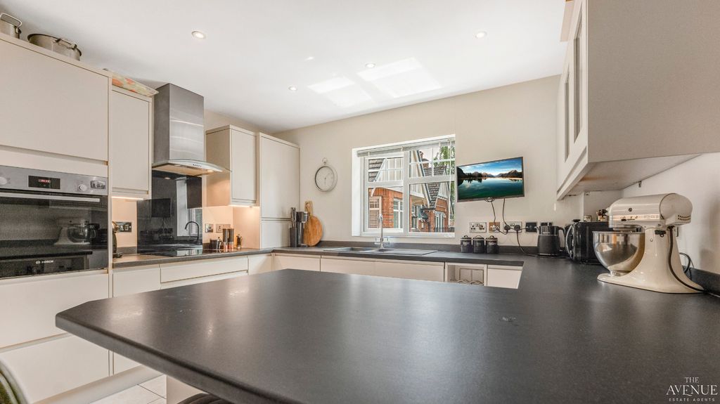 Property photo 2 of 27 5110355