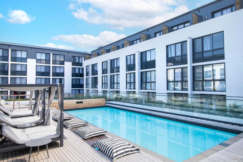 Property photo 1 of 77 St1718692