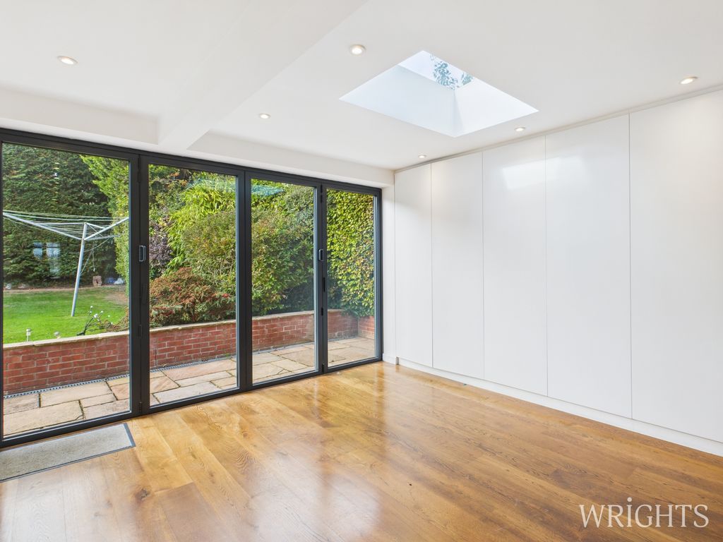 Property photo 3 of 27