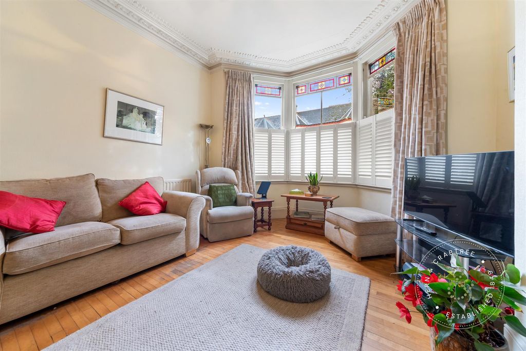 Property photo 2 of 37 Berthwin-Street-17.Jpg