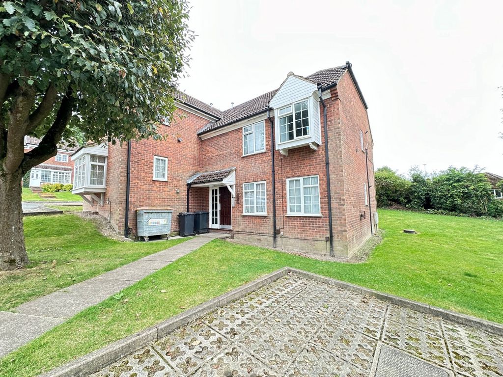 Property photo 1 of 6 3607690