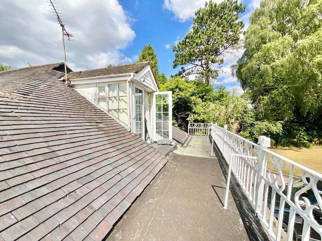 Property photo 2 of 42