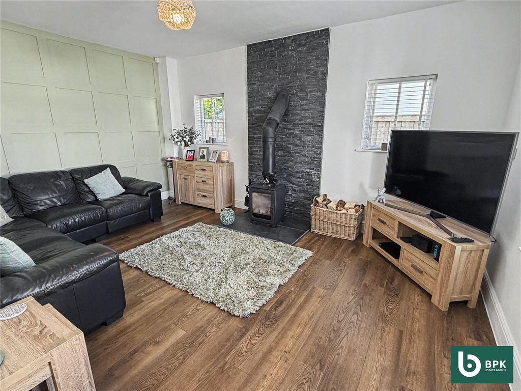 Property photo 3 of 23 Picture No. 13