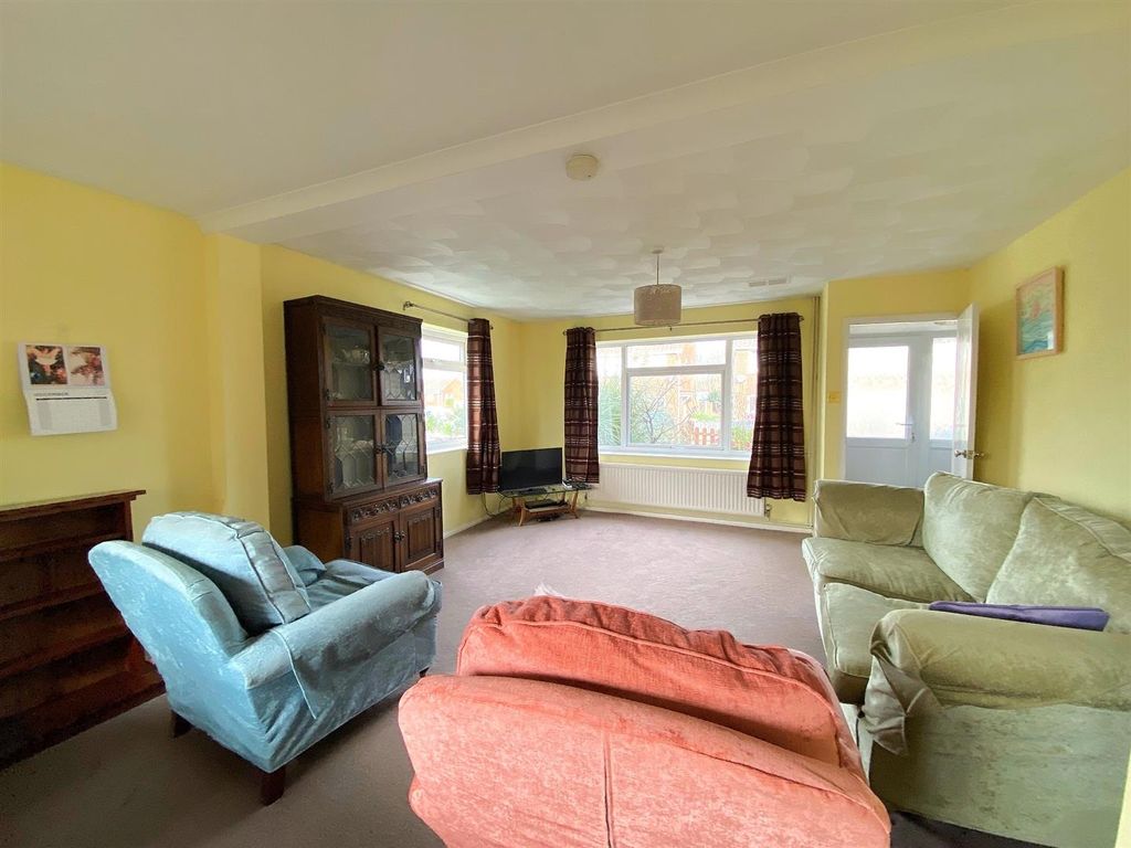 Property photo 2 of 21 60 Gwyneth Grove - Lounge2.Jpg