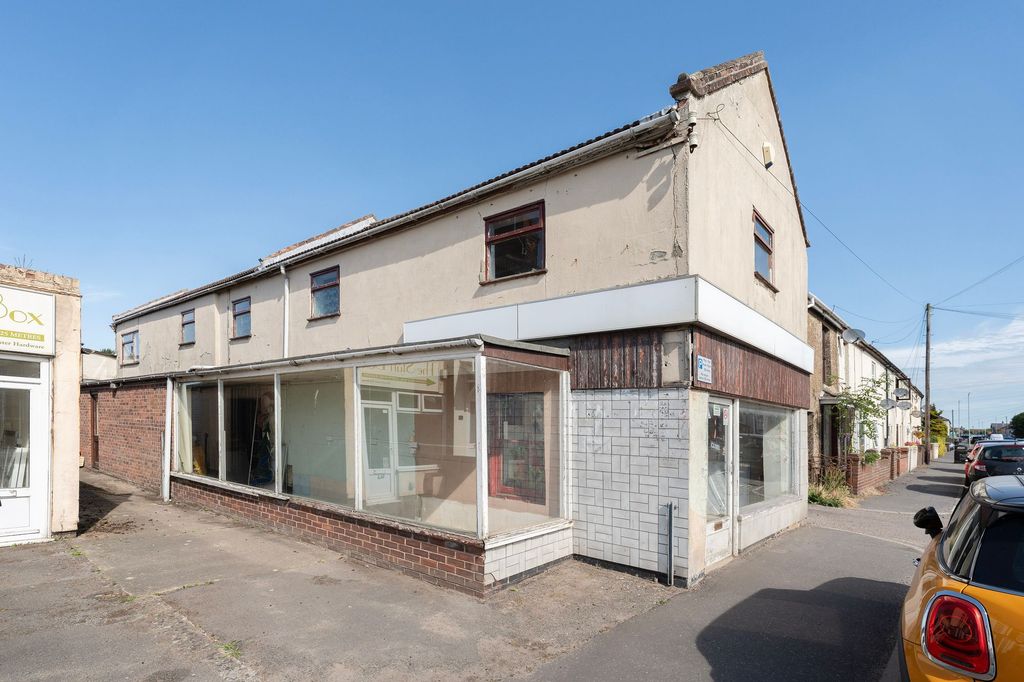 Property photo 2 of 31