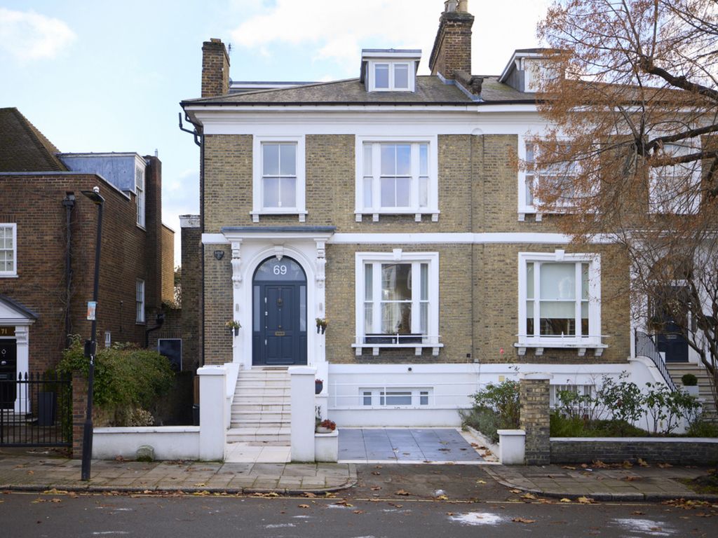 Property photo 2 of 14