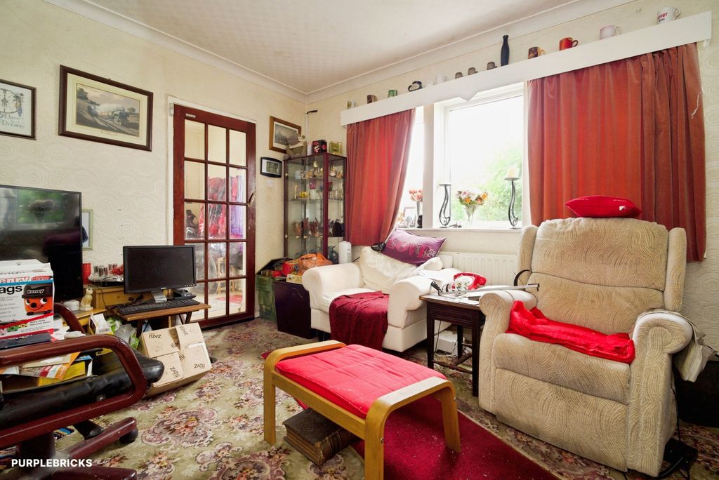 Property photo 2 of 19