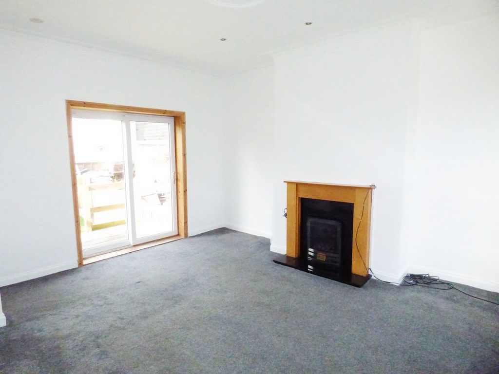 Property photo 2 of 9 Lounge