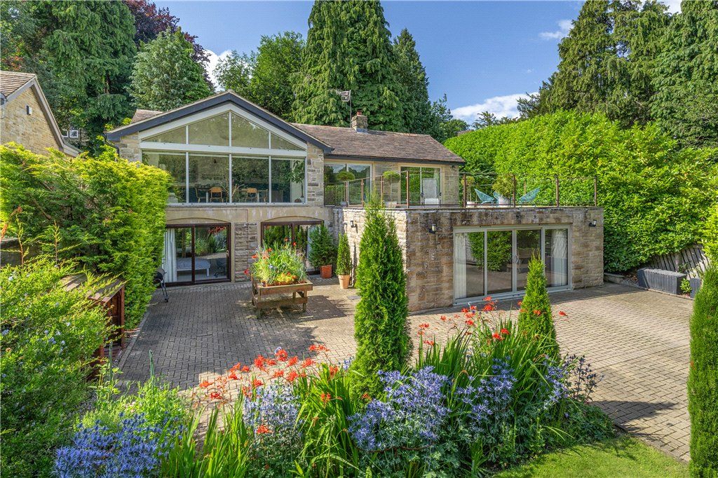 Property photo 1 of 30 1 Riverside Walk
