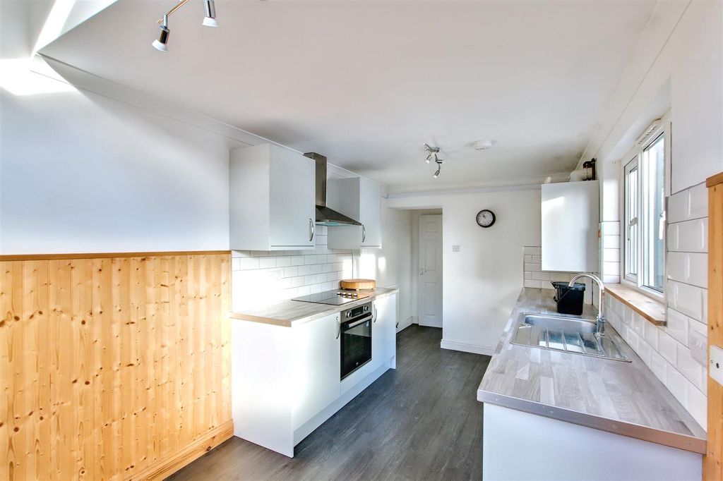 Property photo 3 of 38 Kitchen