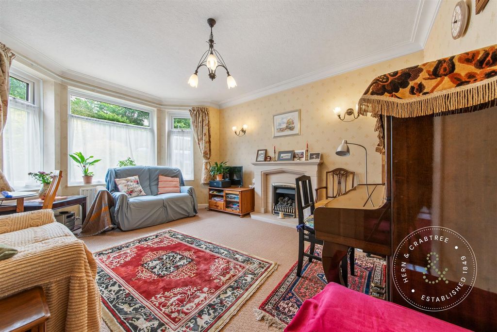 Property photo 3 of 36 Fairwater-Road-16.Jpg