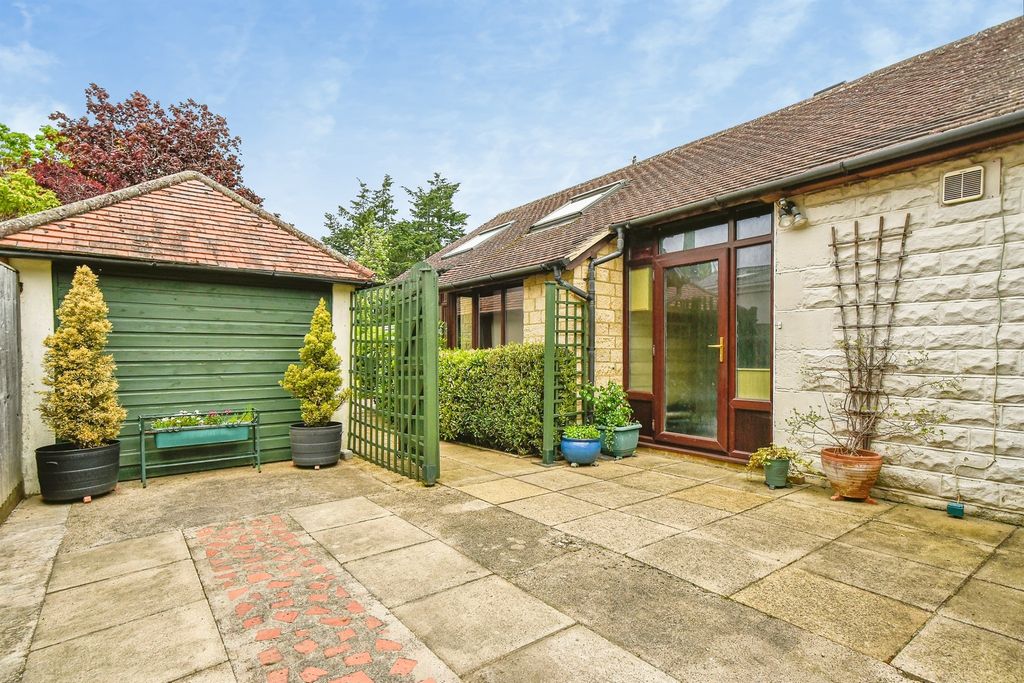 Property photo 2 of 18
