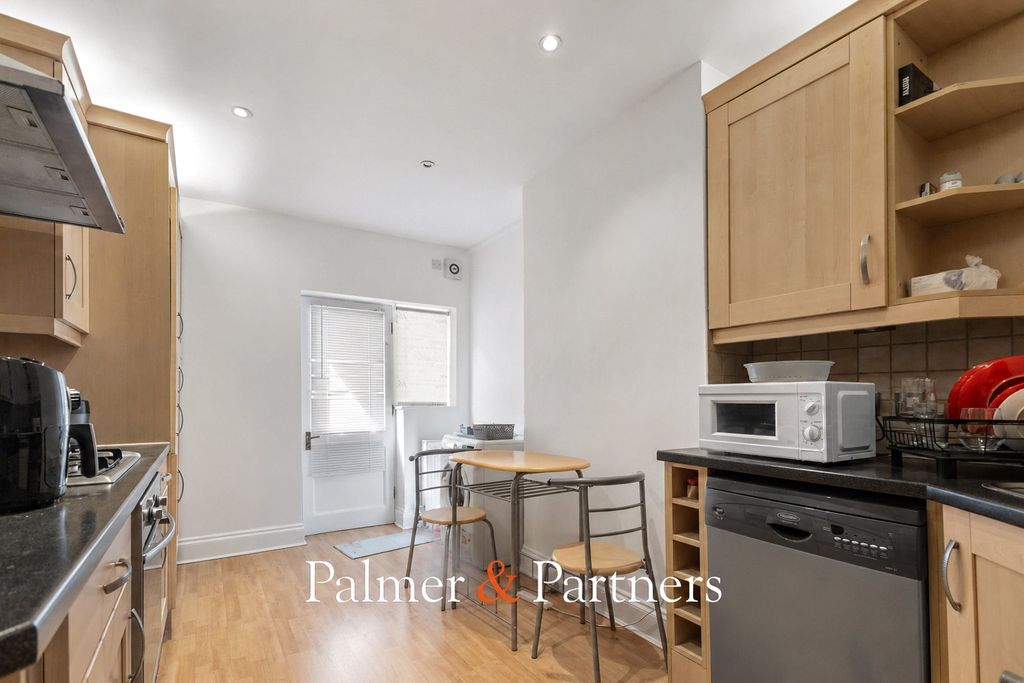 Property photo 3 of 16 Picture No. 05