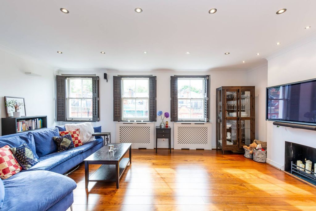 Property photo 1 of 8