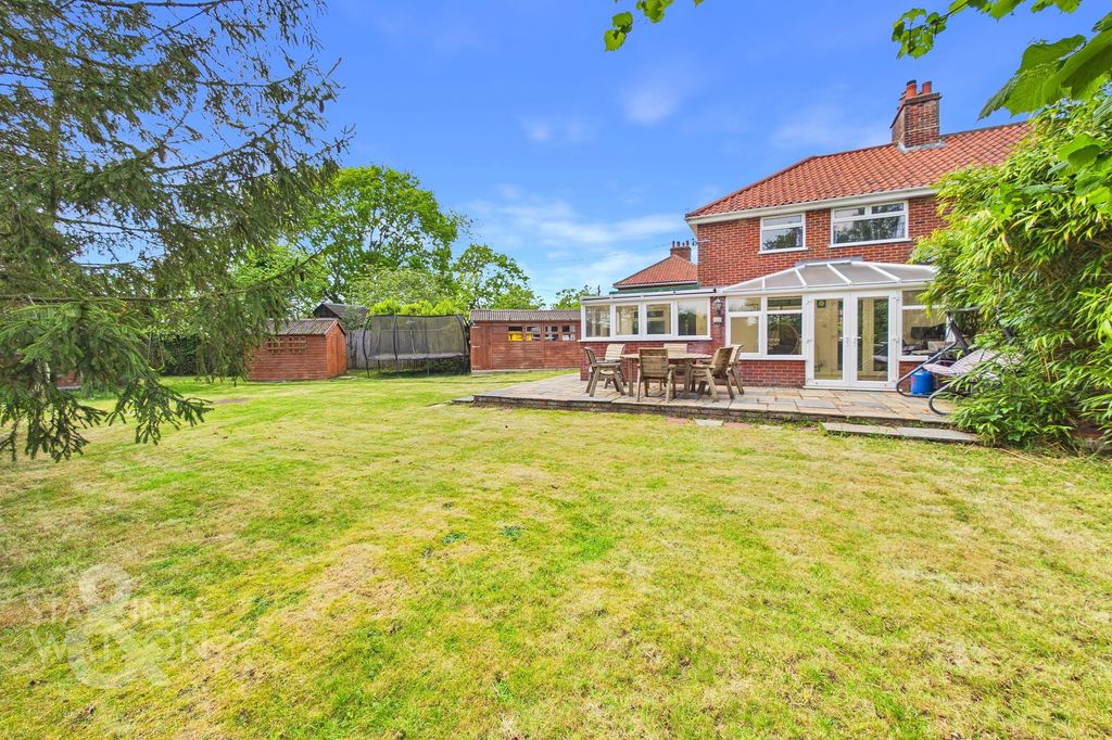 Property photo 1 of 27