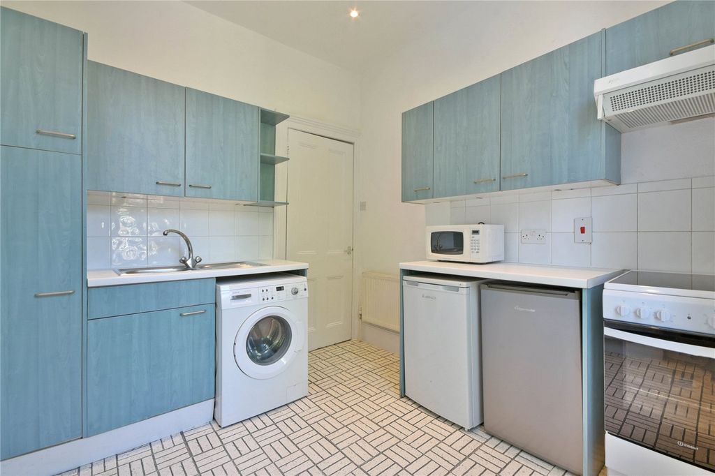 Property photo 2 of 16 Picture No. 09