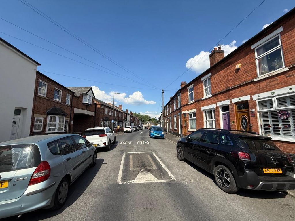 Property photo 2 of 9 Cecil Streetv .Jpg