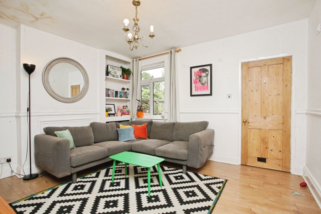 Property photo 2 of 15 Image