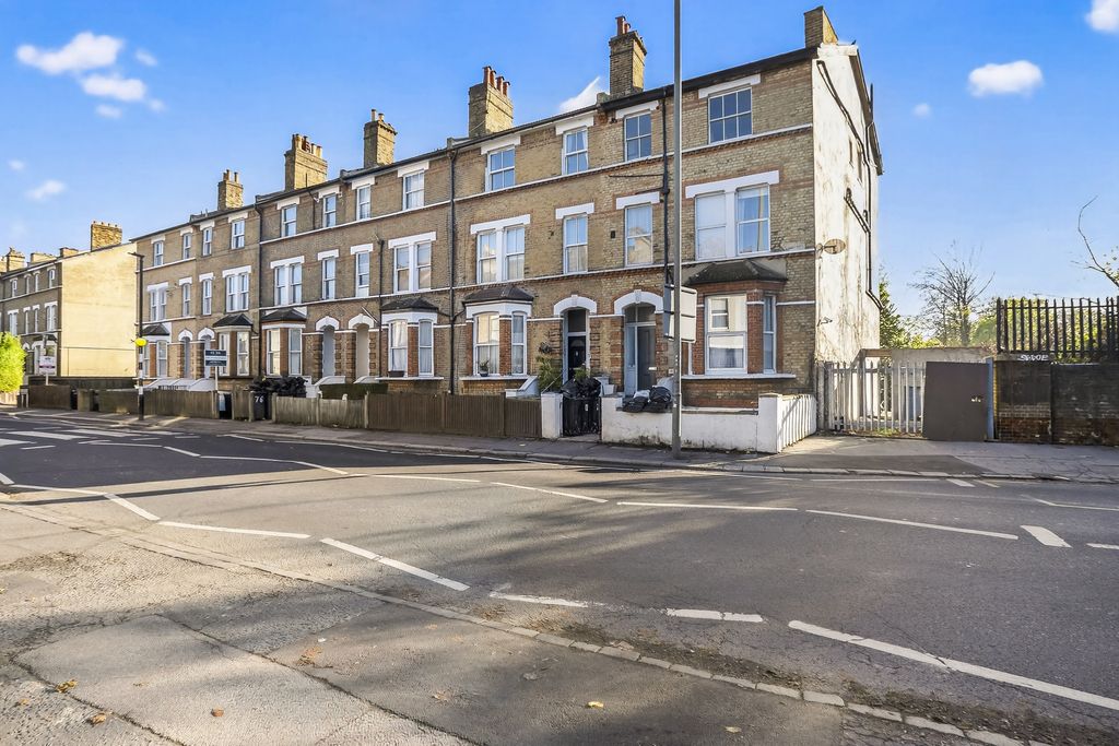 Property photo 1 of 20