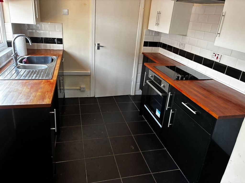 Additional image 4 of 1 bed flat for saleSluice Road, South Ferriby, Barton-Upon-Humber DN18