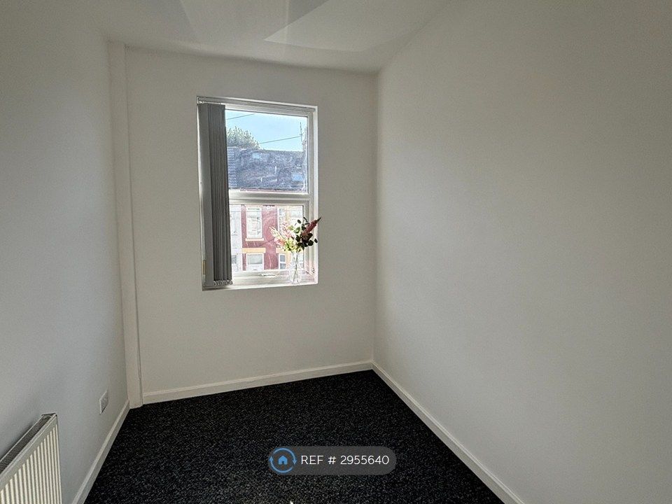 Property photo 3 of 13 Bedroom 2