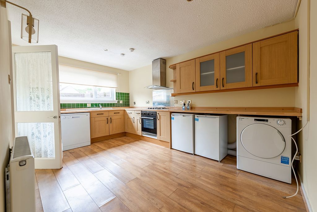 Property photo 3 of 13 Kitchen